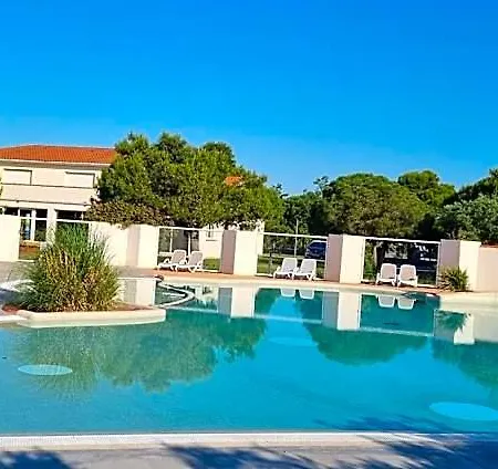 Lagrange De 4* تورايْ
